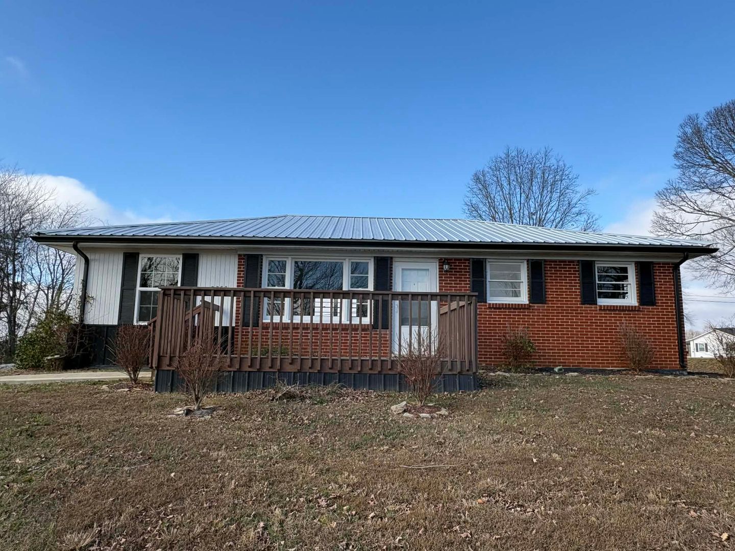 Tompkinsville House: 7758 Celina Rd