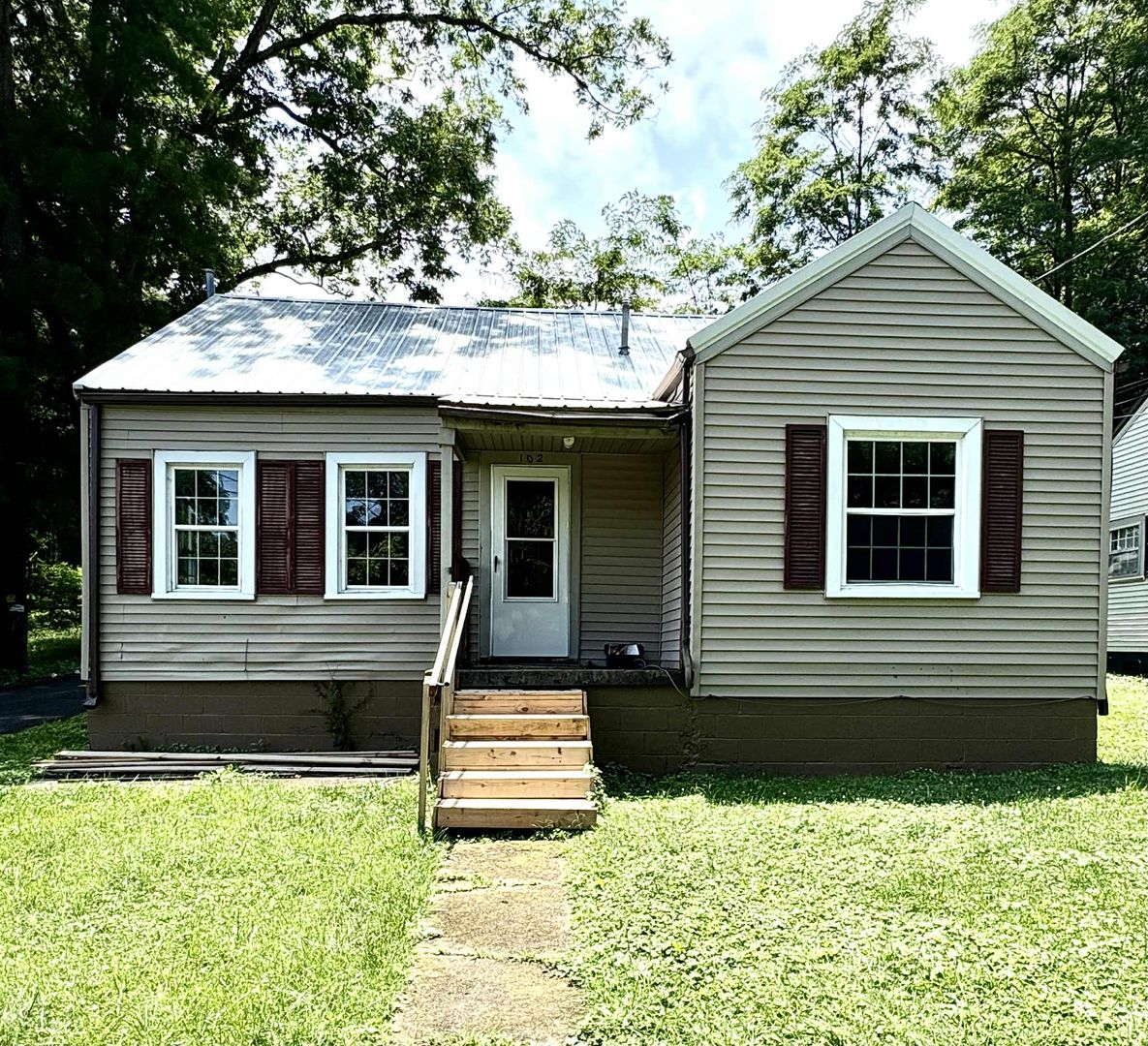 Glasgow House: 102 Rachel Court