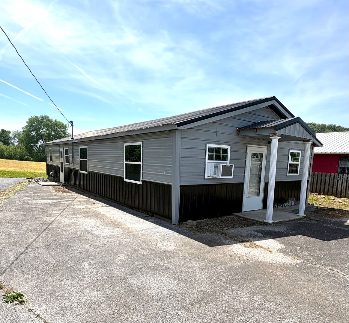 Cave City House: 411 Mammoth Cave Rd