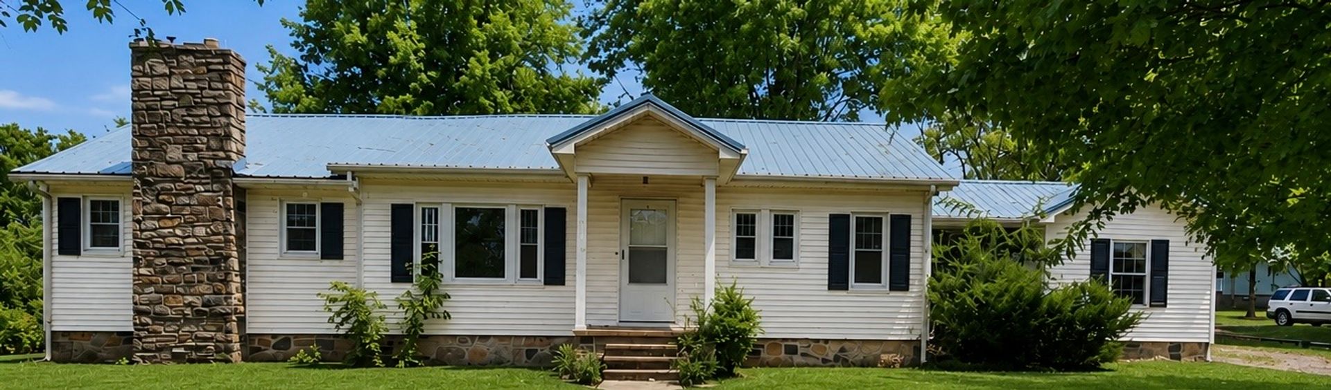 Cave City House: 1009 Broadway St