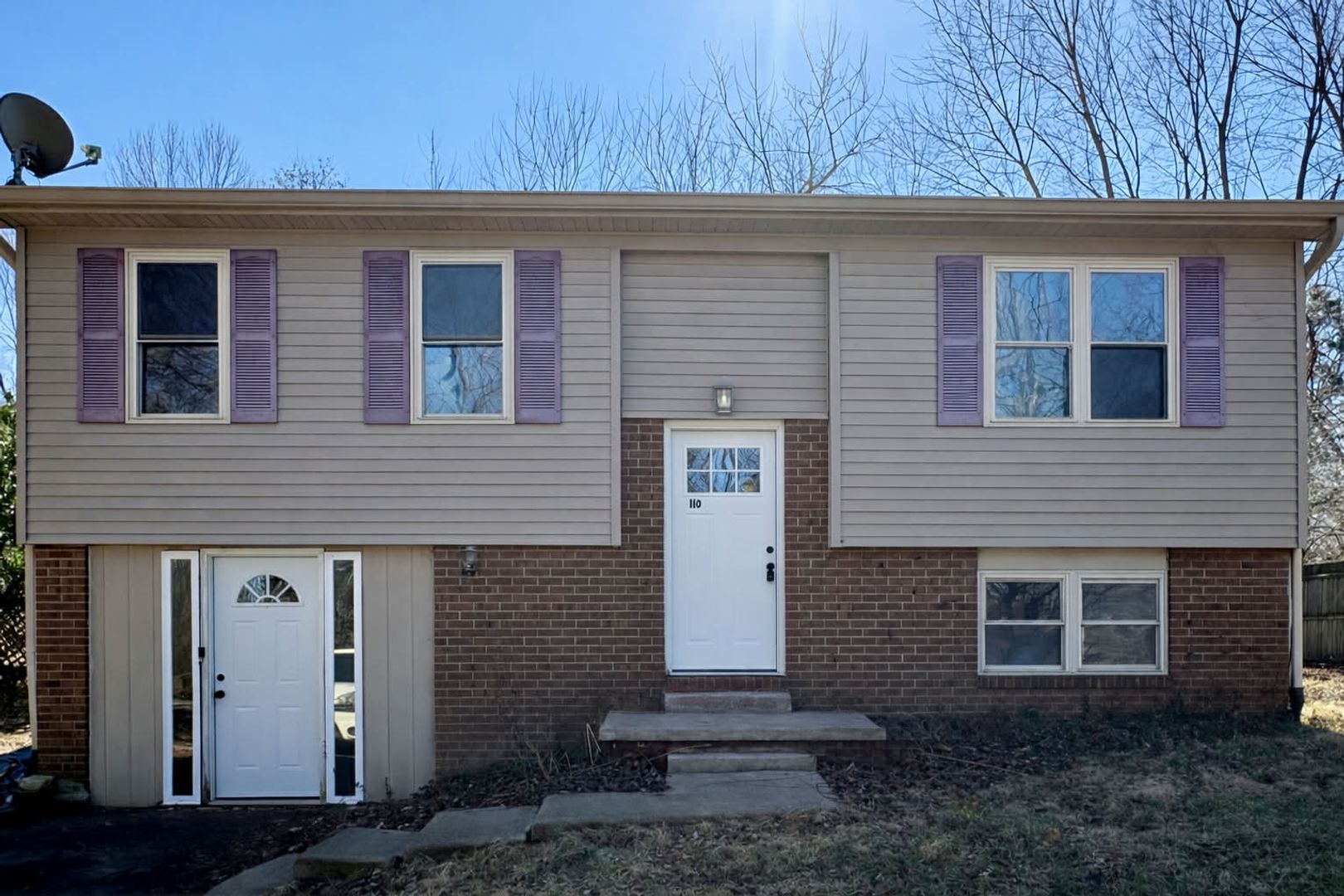 Glasgow House: 110 Stewart Dr