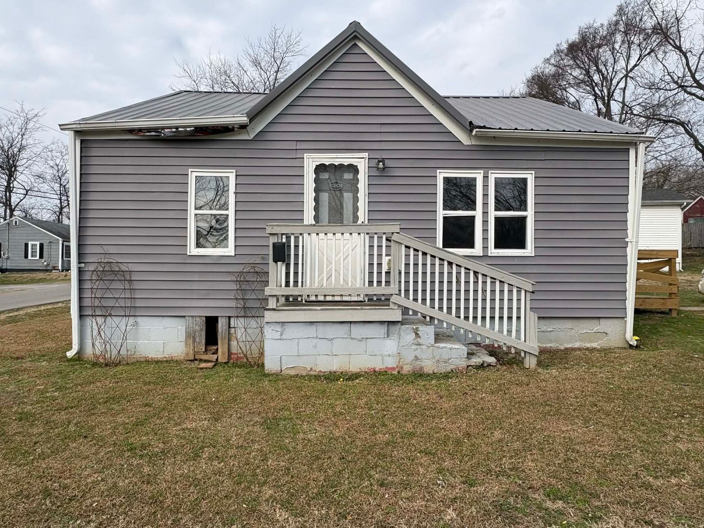 Glasgow House: 201 Simmons St