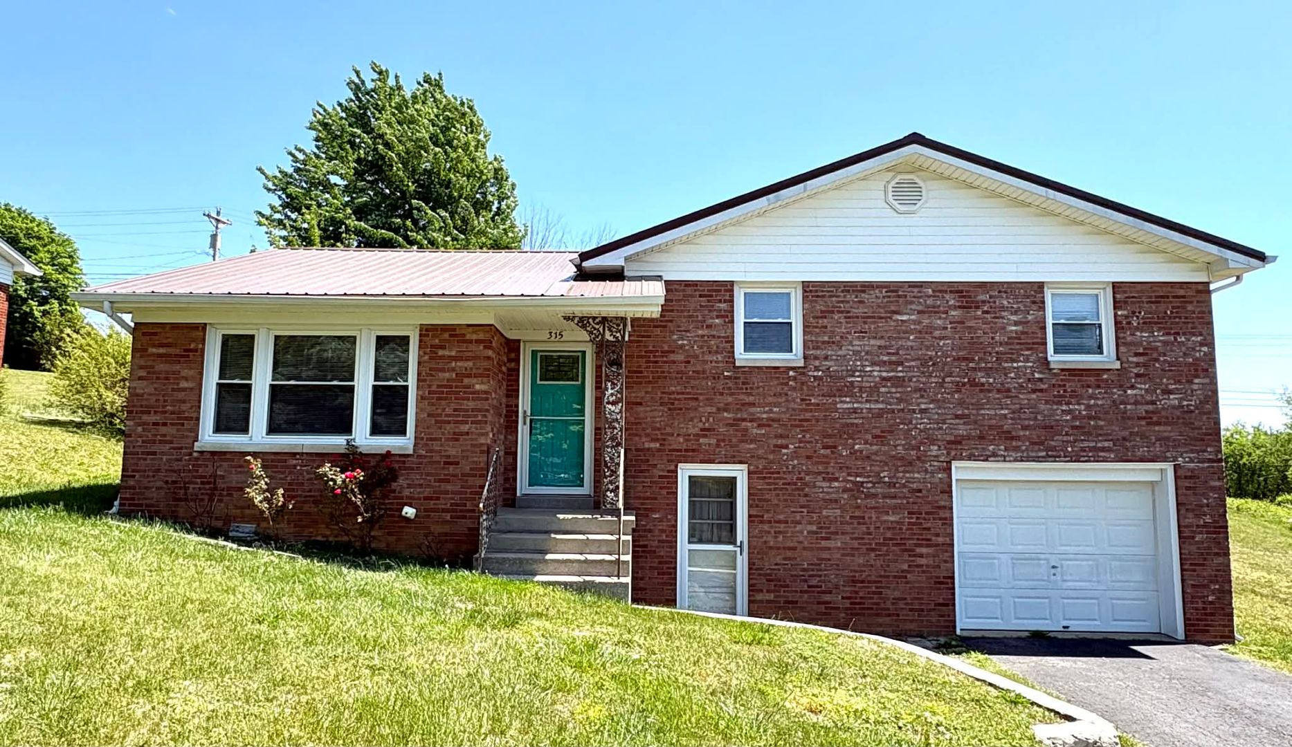 Glasgow House: 315 Green Acres