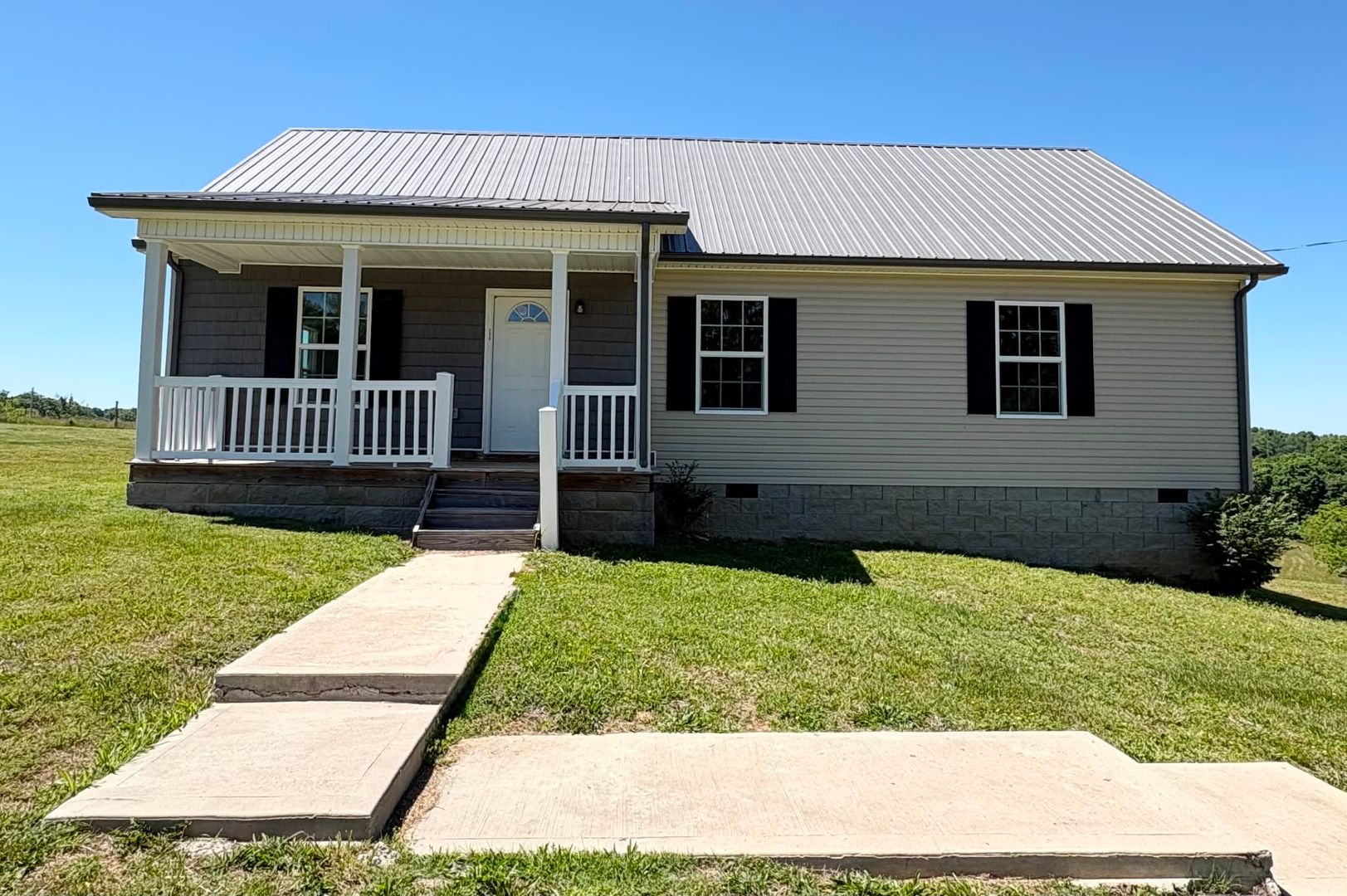 Tompkinsville House: 299 J Hunt Rd