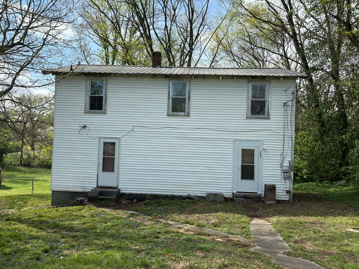 Glasgow Apartment: 205 Leslie Ave