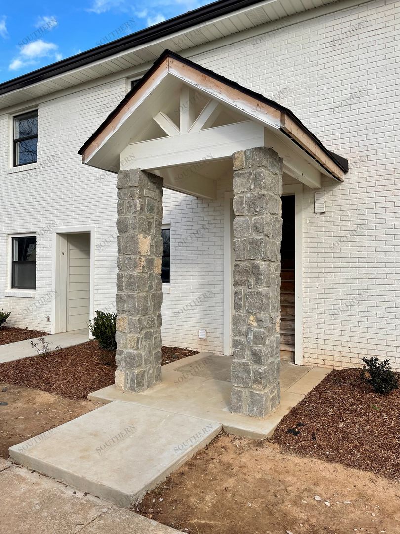 Bowling Green Apartment: 550 Winfield Drive