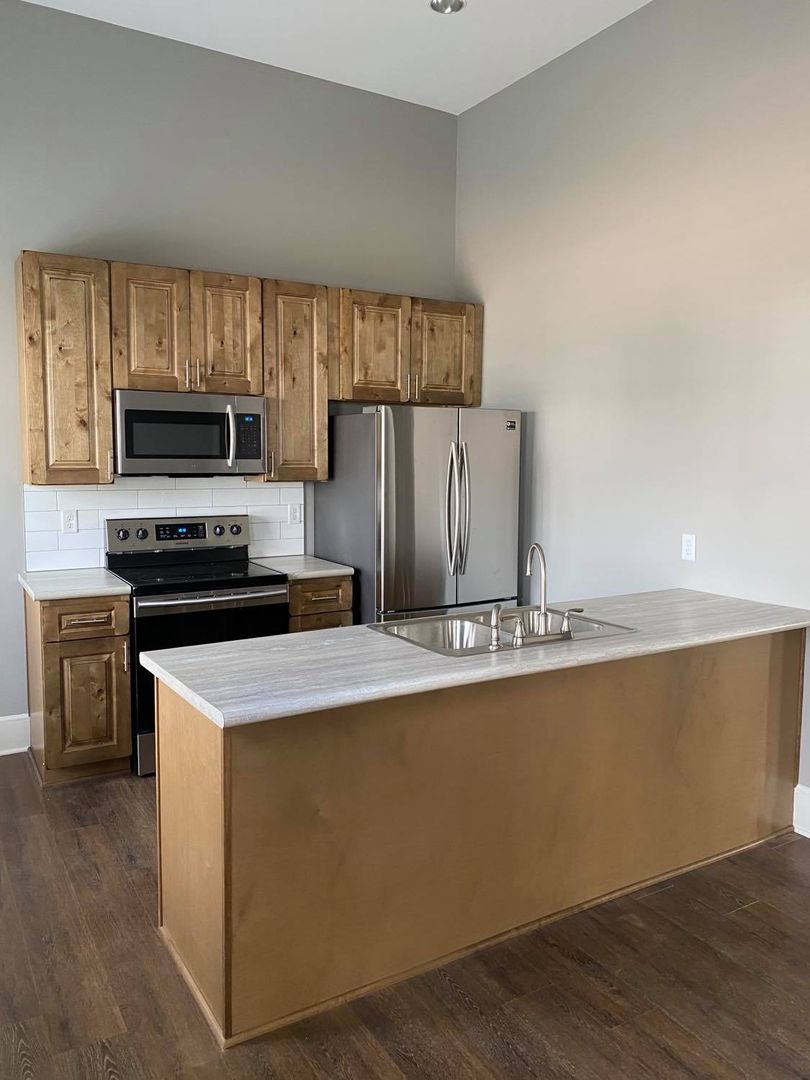 Bowling Green Apartment: 6152 Scottsville Road