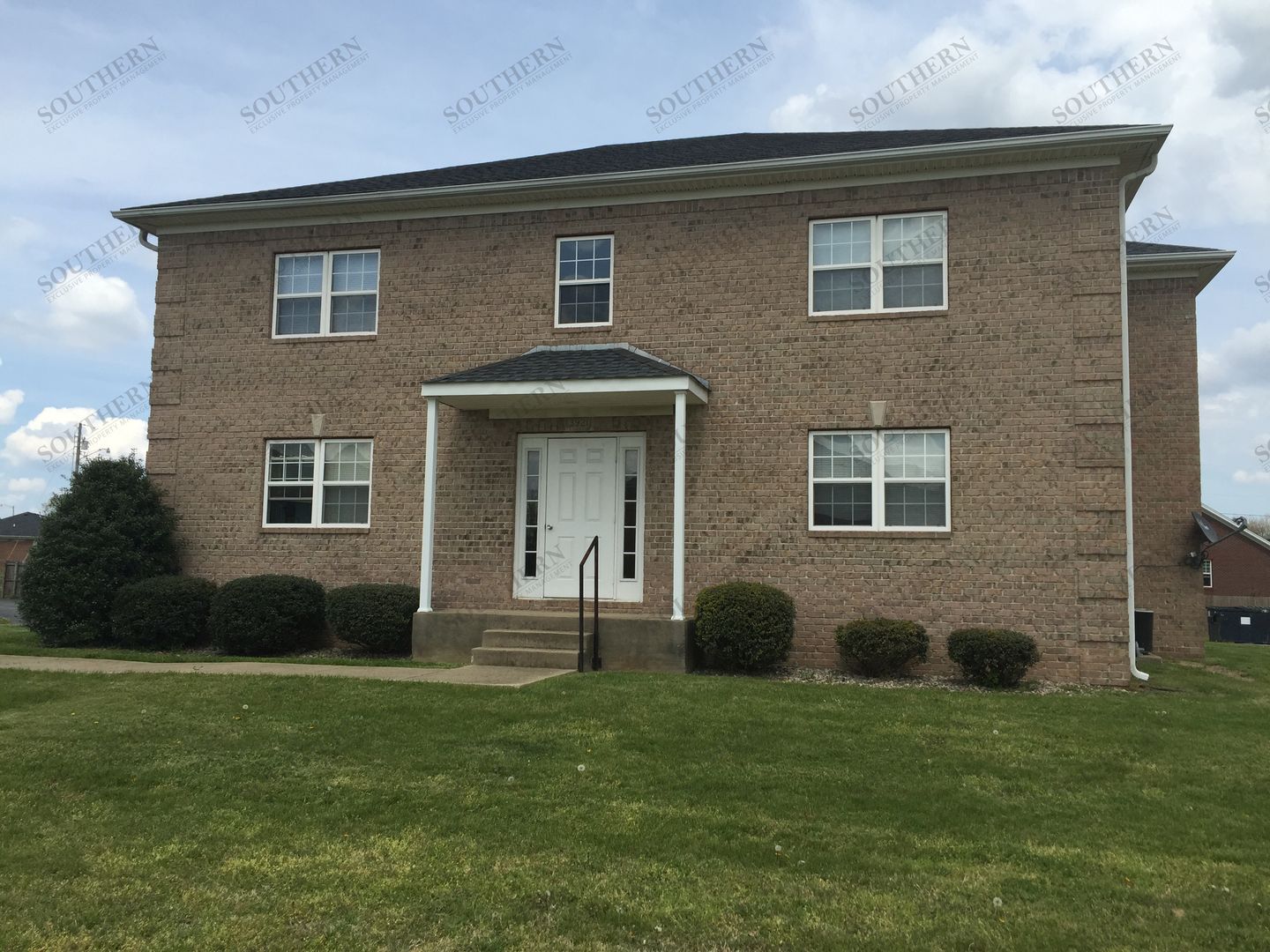 Bowling Green Apartment: 3930 Banyan Court