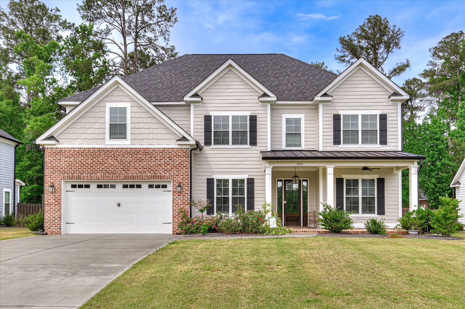 Evans House: 565 River Oaks Ln