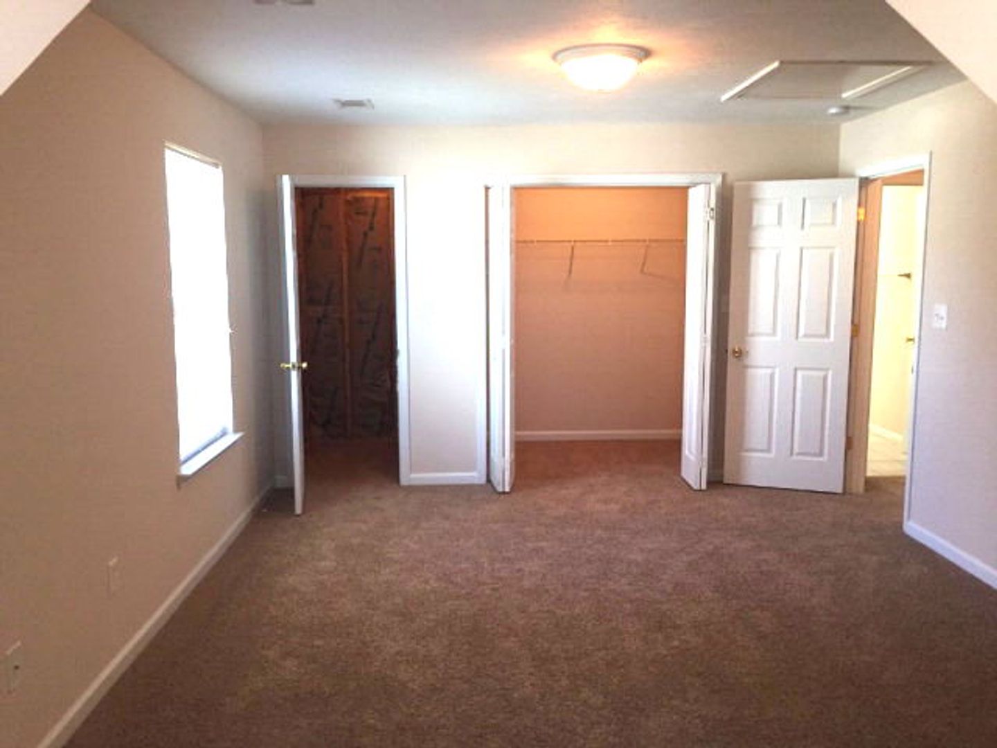 Martinez House: 913 Cabot Cove