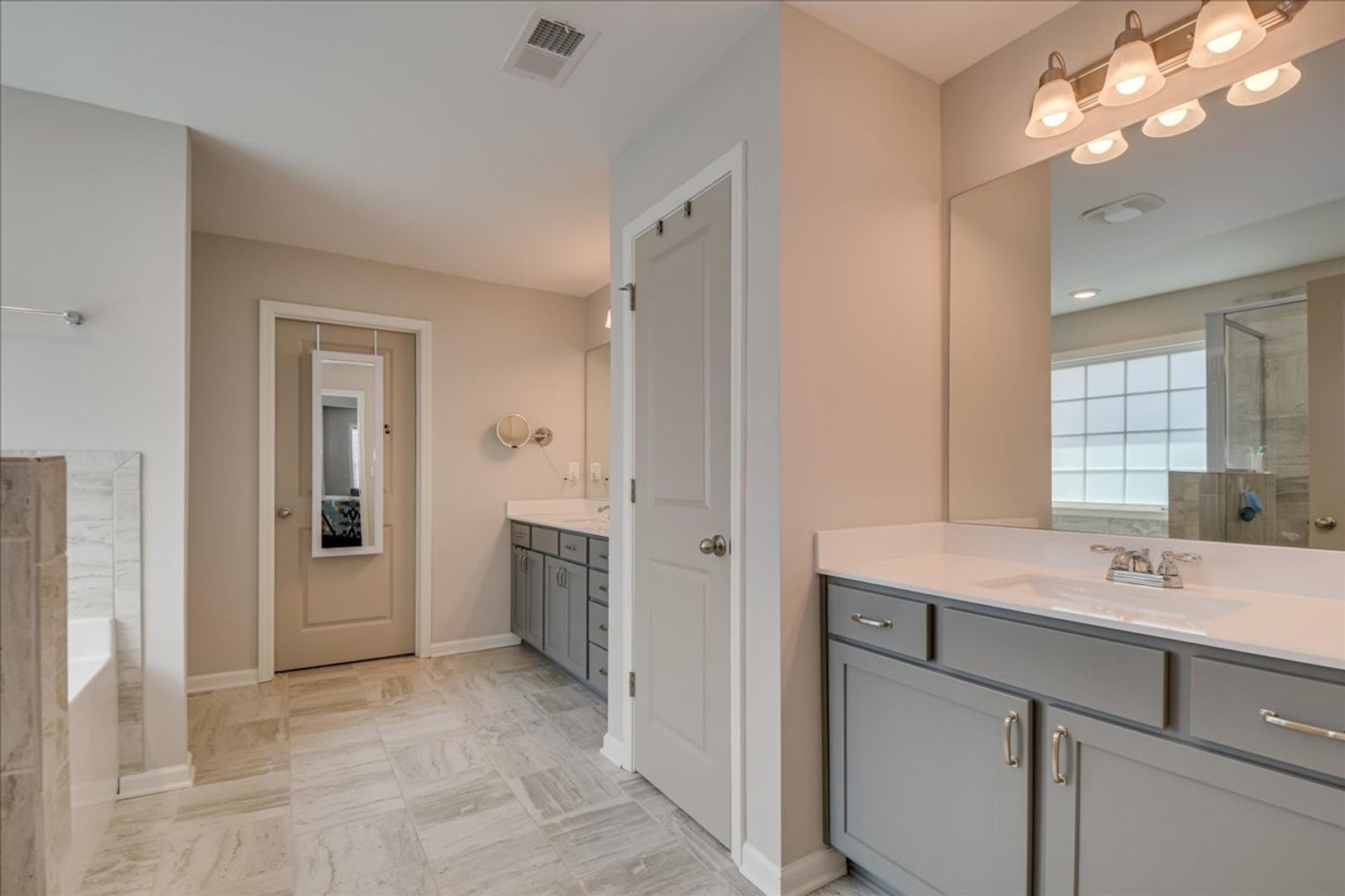 Evans House: 211 Palisade Ridge