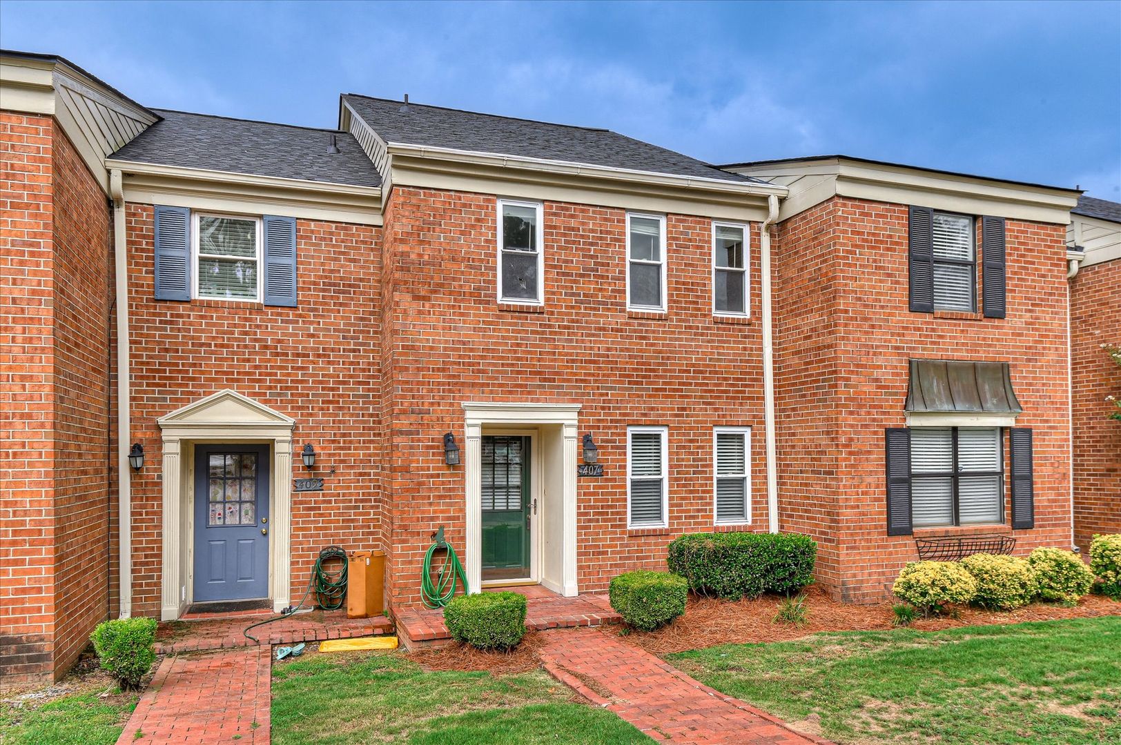 Augusta House: 407 Folkstone Cir