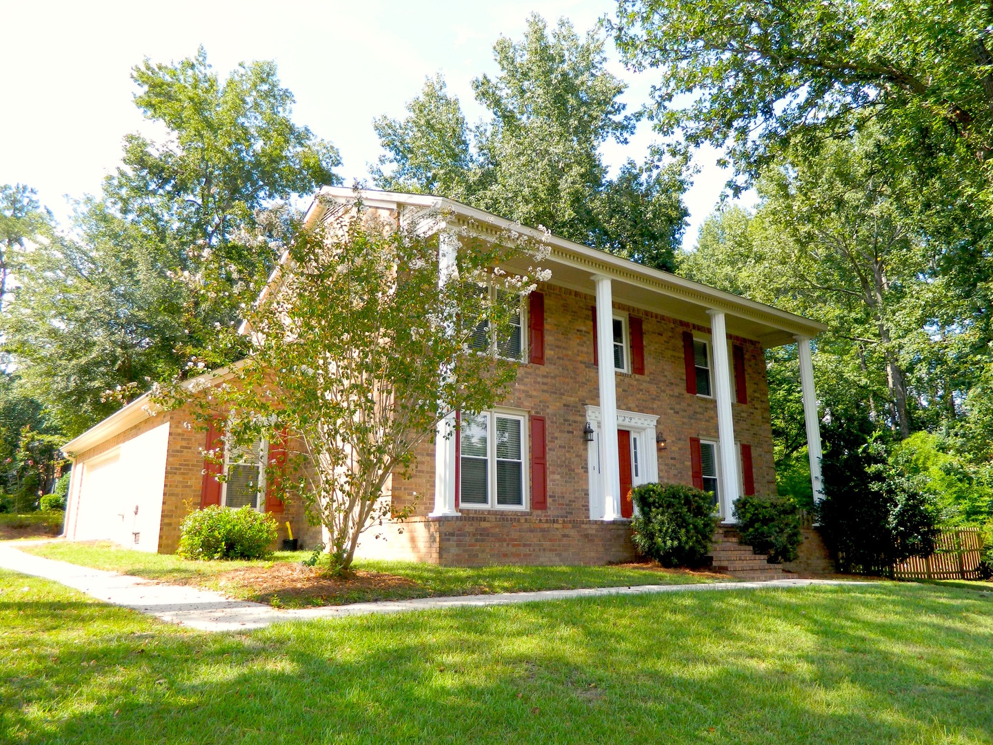 Martinez House: 139 Springlakes Drive