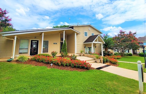 $1000 moves you in to a Classic 2 bedroom townhome – photo 1
