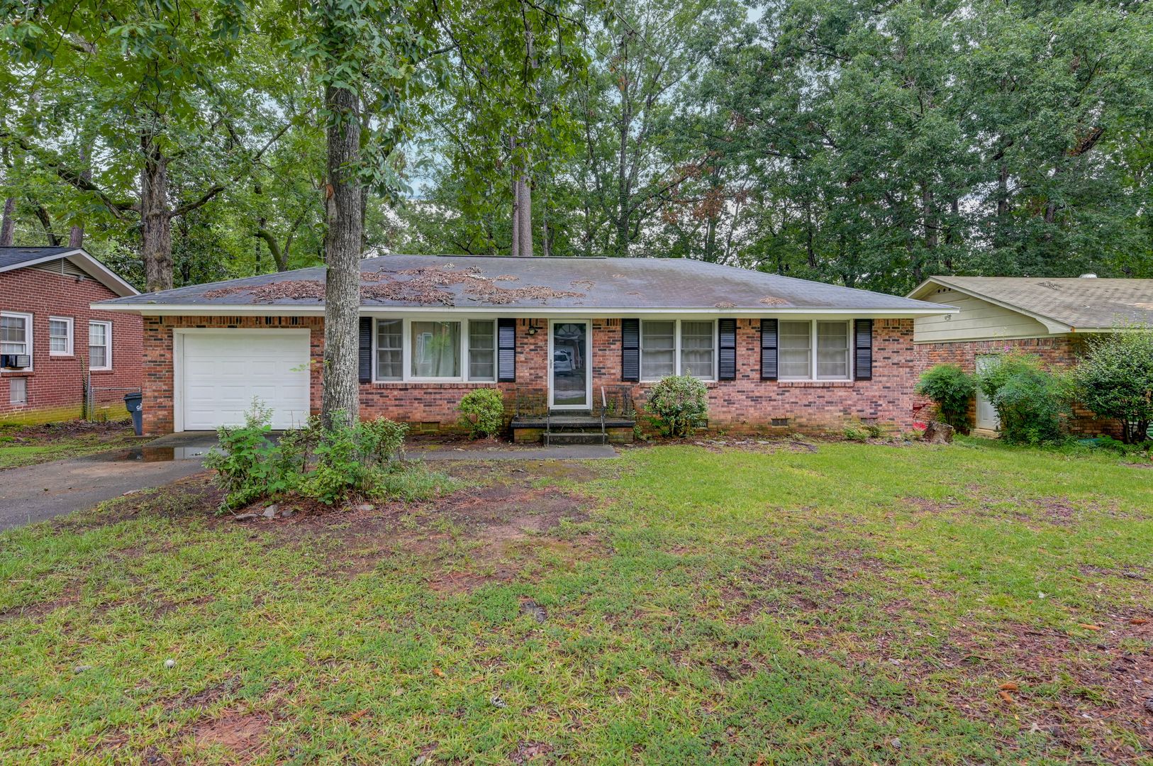 Columbia House: 237 Vincenne Road