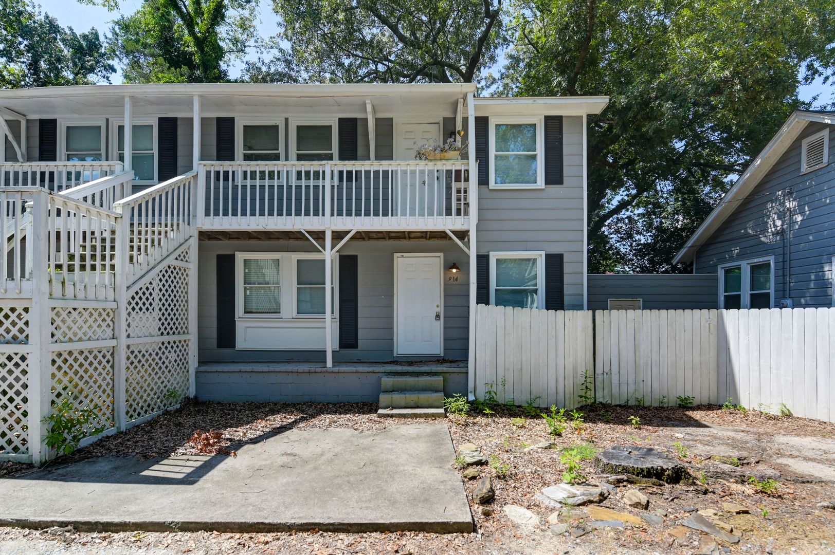 Columbia House: 914 King St