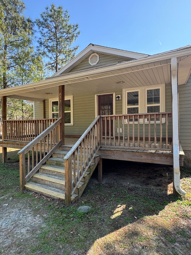 Pelion House: 477 Bushberry Rd.