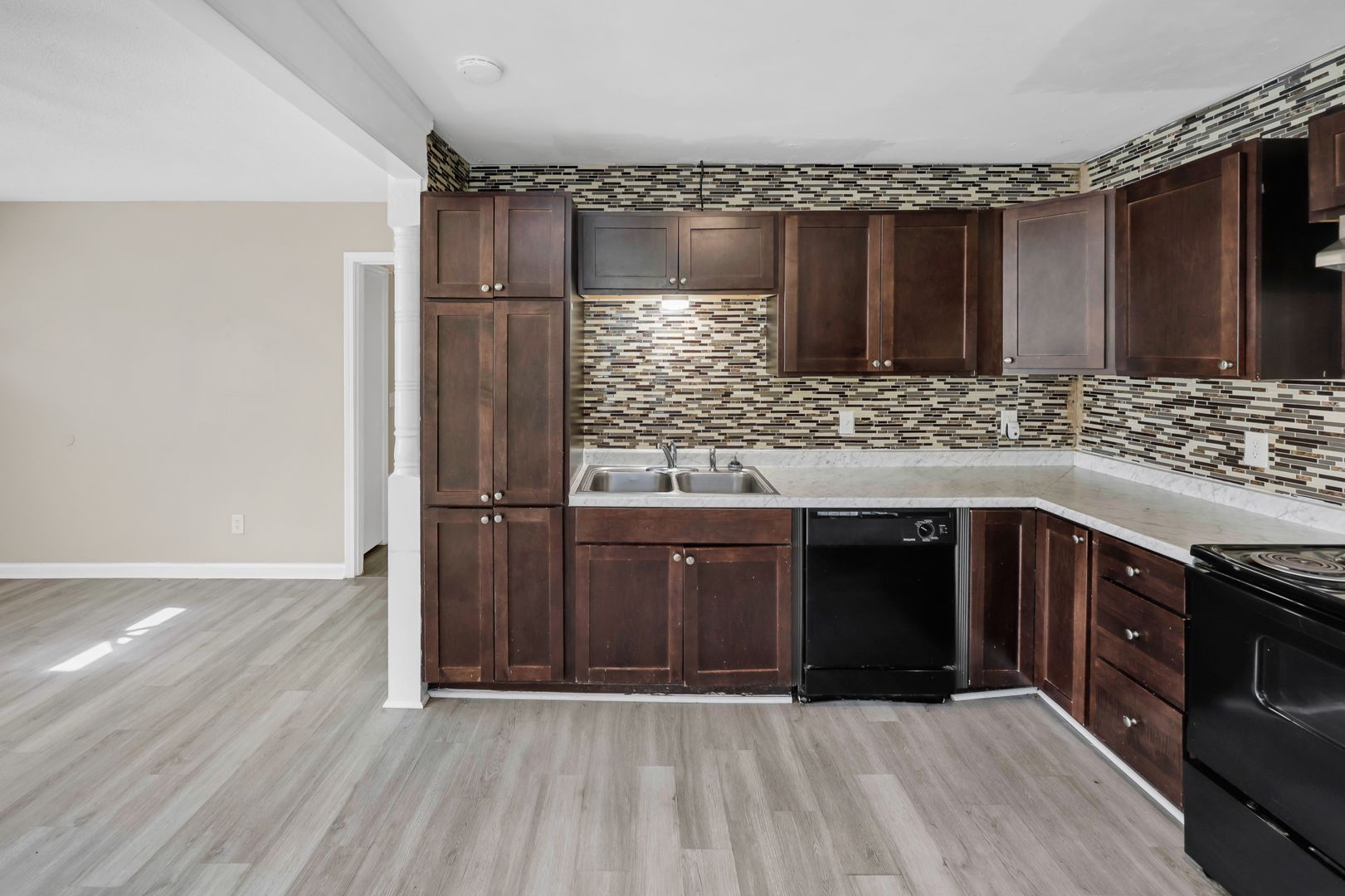 Baywater Dr 3621 - MLH Properties LLC 10 of 12