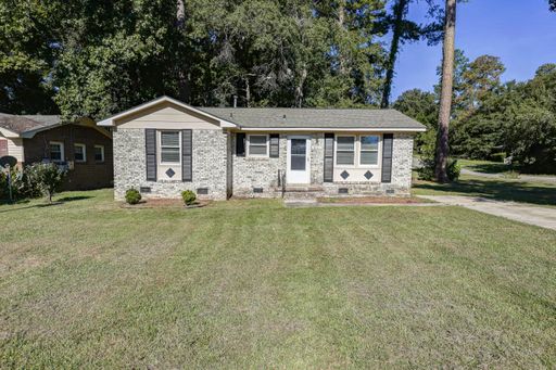 Charming 2-Bedroom Home with Brand-New HVAC in Convenient Location! – photo 1