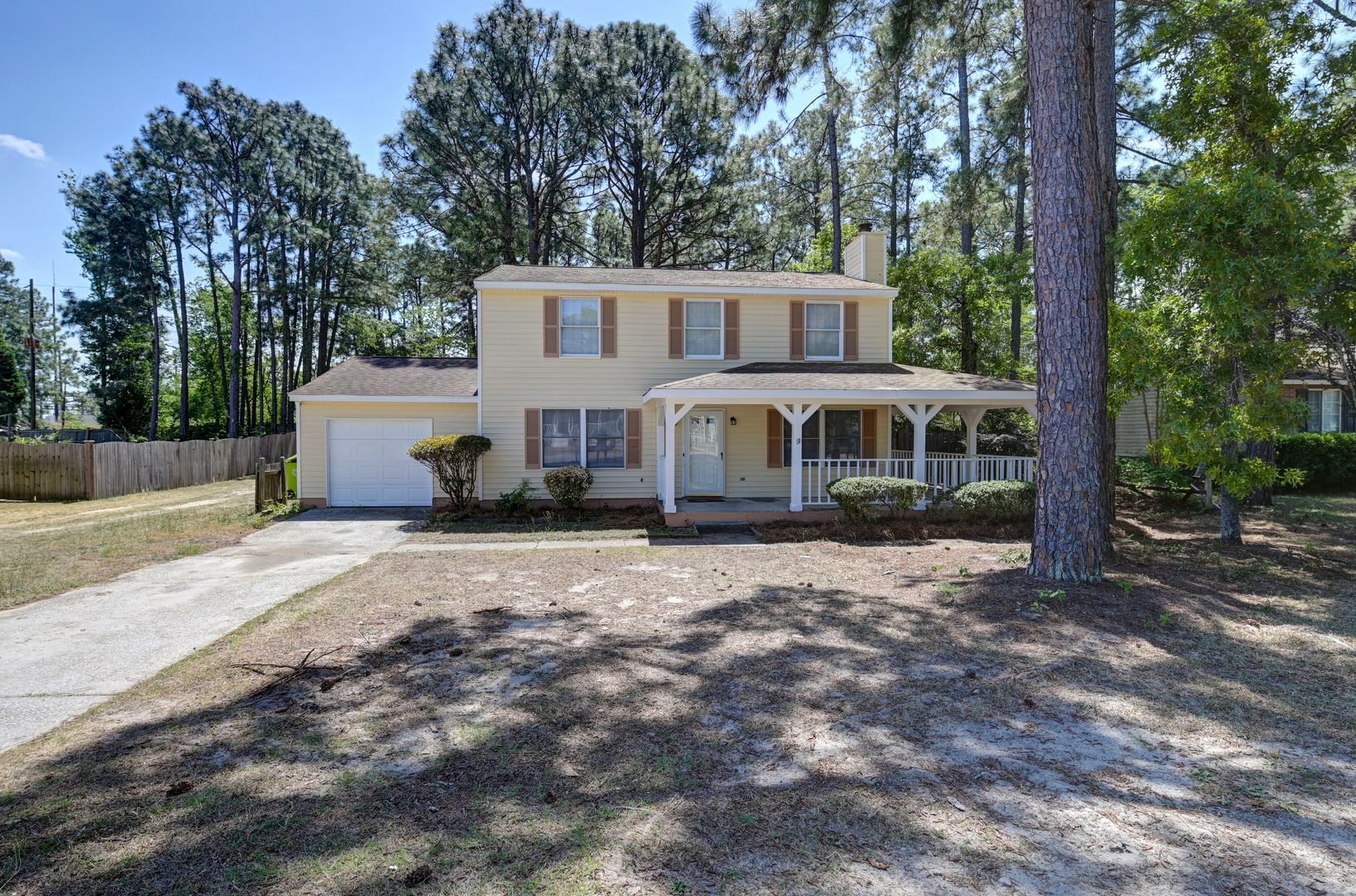 Columbia House: 220 N Donar Dr