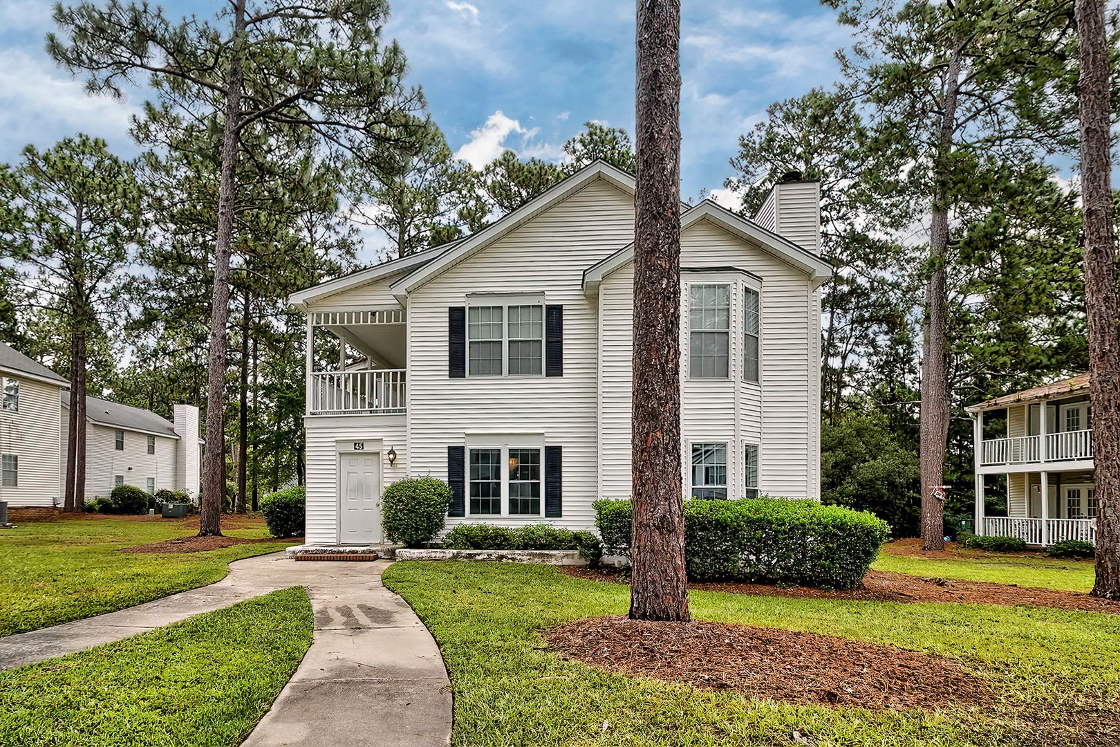 Columbia House: 45 Battery Walk UNIT B