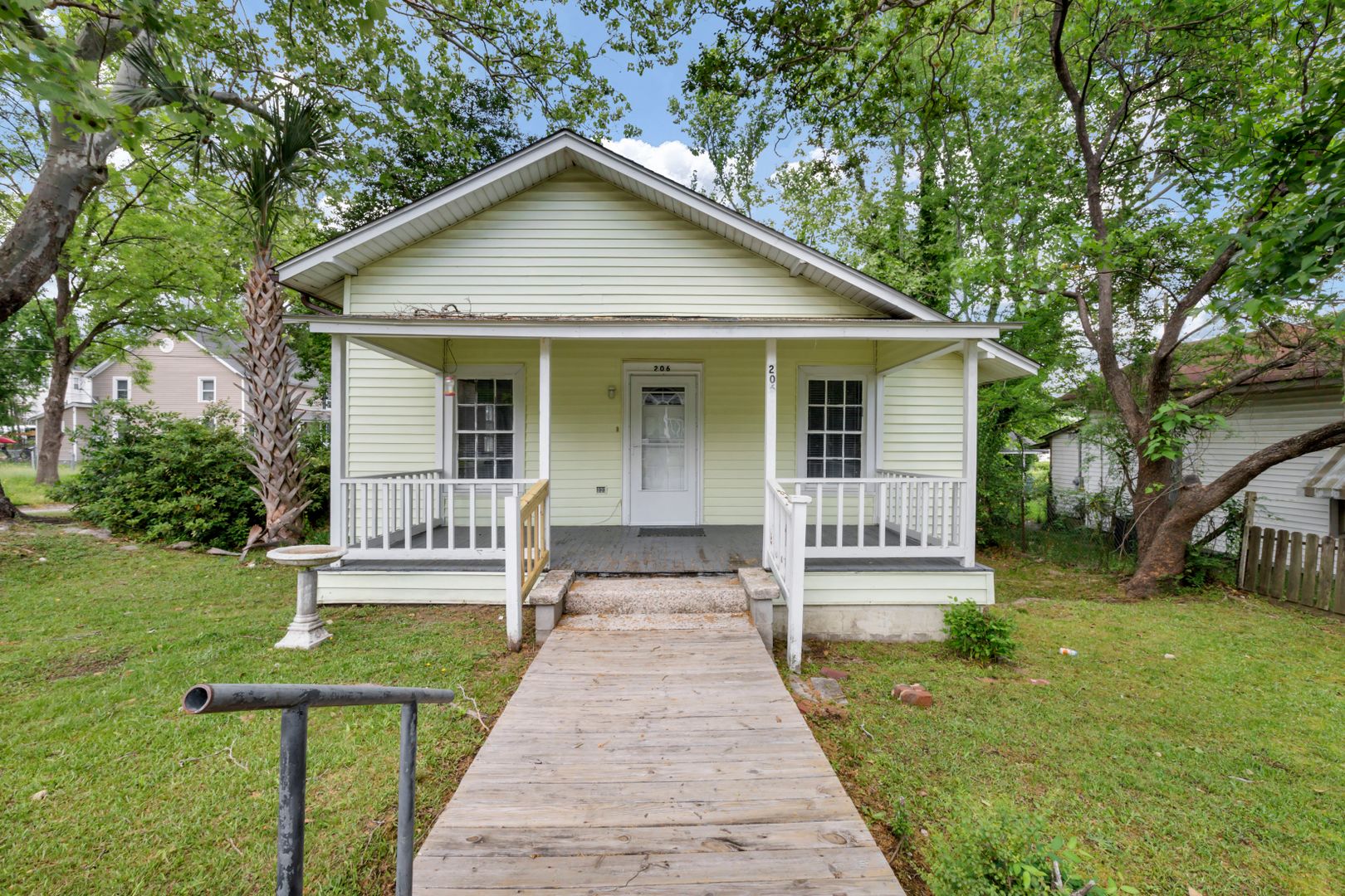 West Columbia House: 206 Augusta St