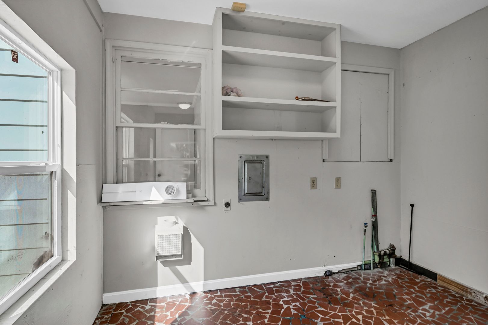 Laundry room at Gibson St 3908 - Marshall Hennington