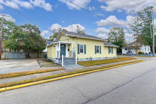 Walkable State Street Gem in the Heart of West Columbia – photo 1