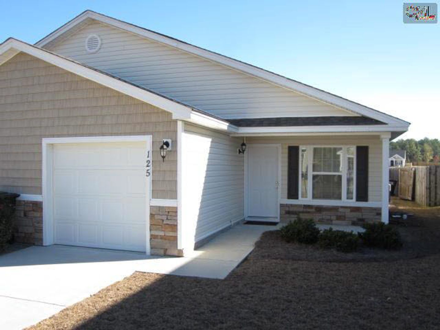 Lexington House: 125 Bonhomme Cirlcle