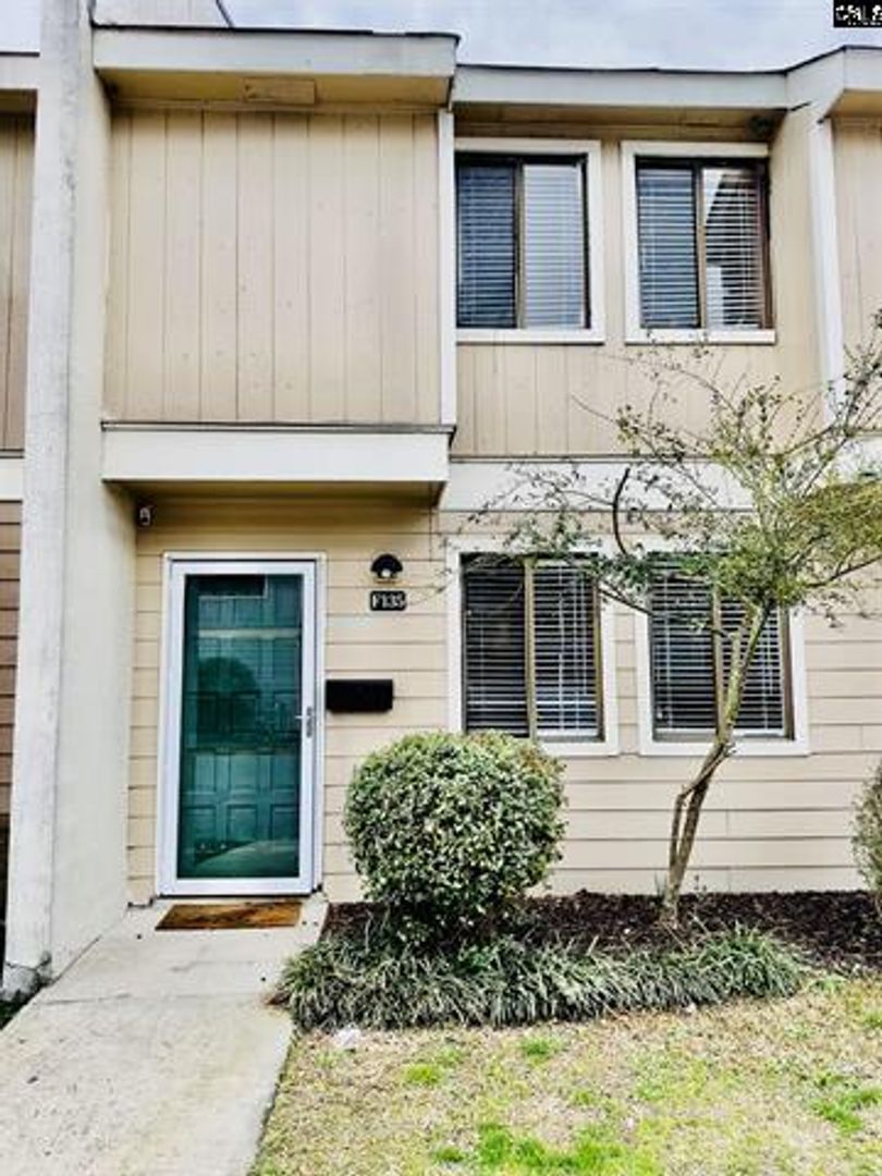 Columbia House: 6905 Cleaton Rd Unit F-135