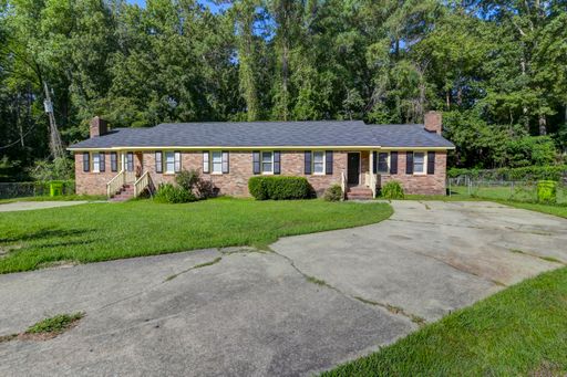 Beautifully Renovated 3-Bedroom Home in Columbia, SC! – photo 1