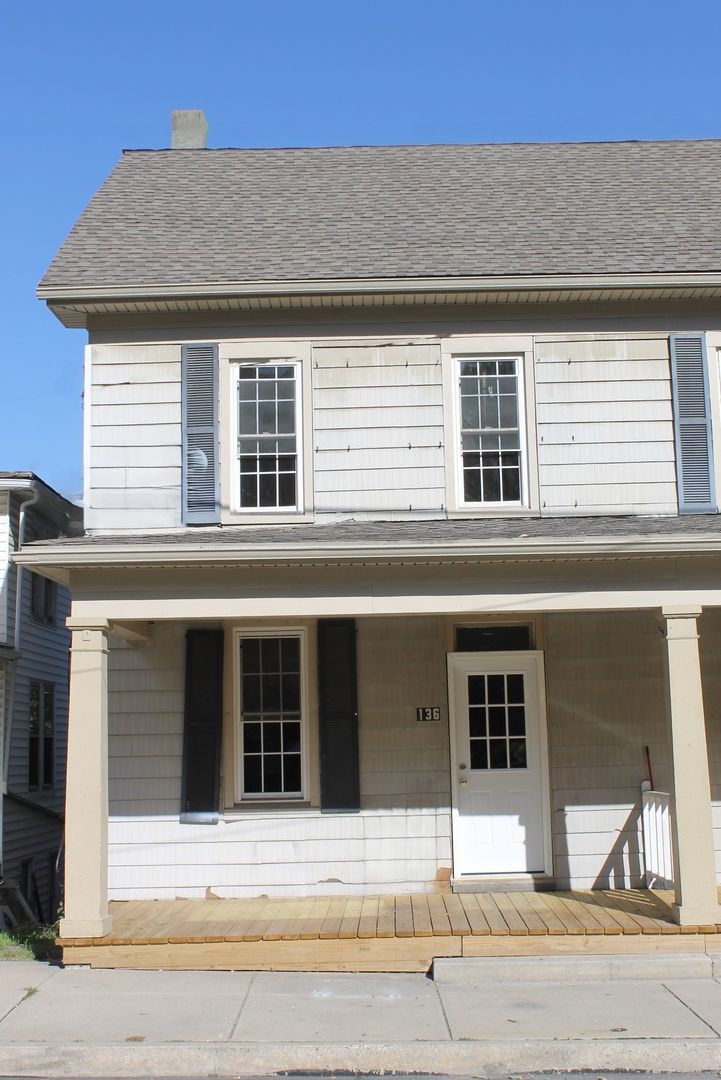 Windsor House: 136 W. Main St.