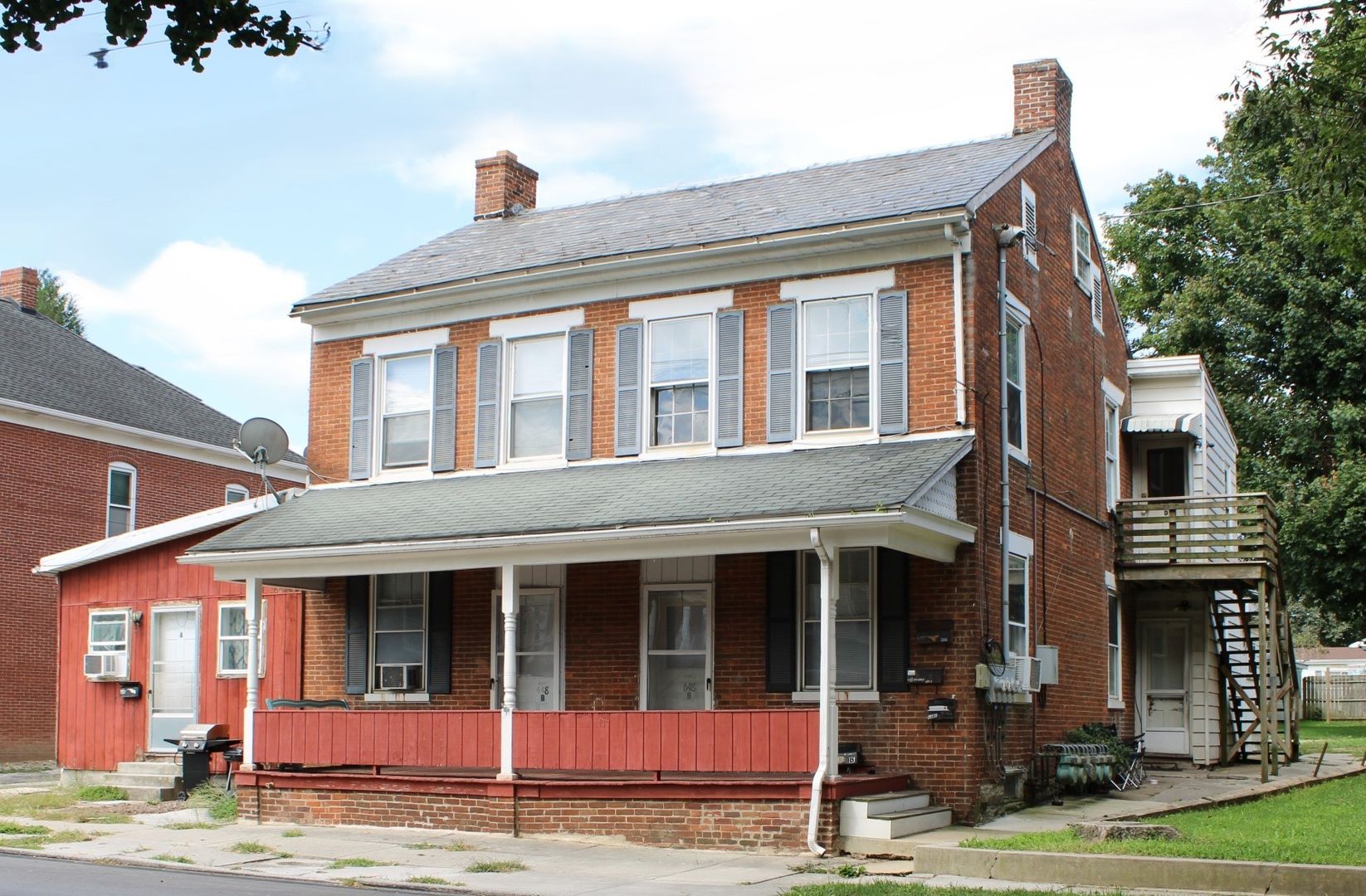 Hanover House: 648 Broadway Apt B