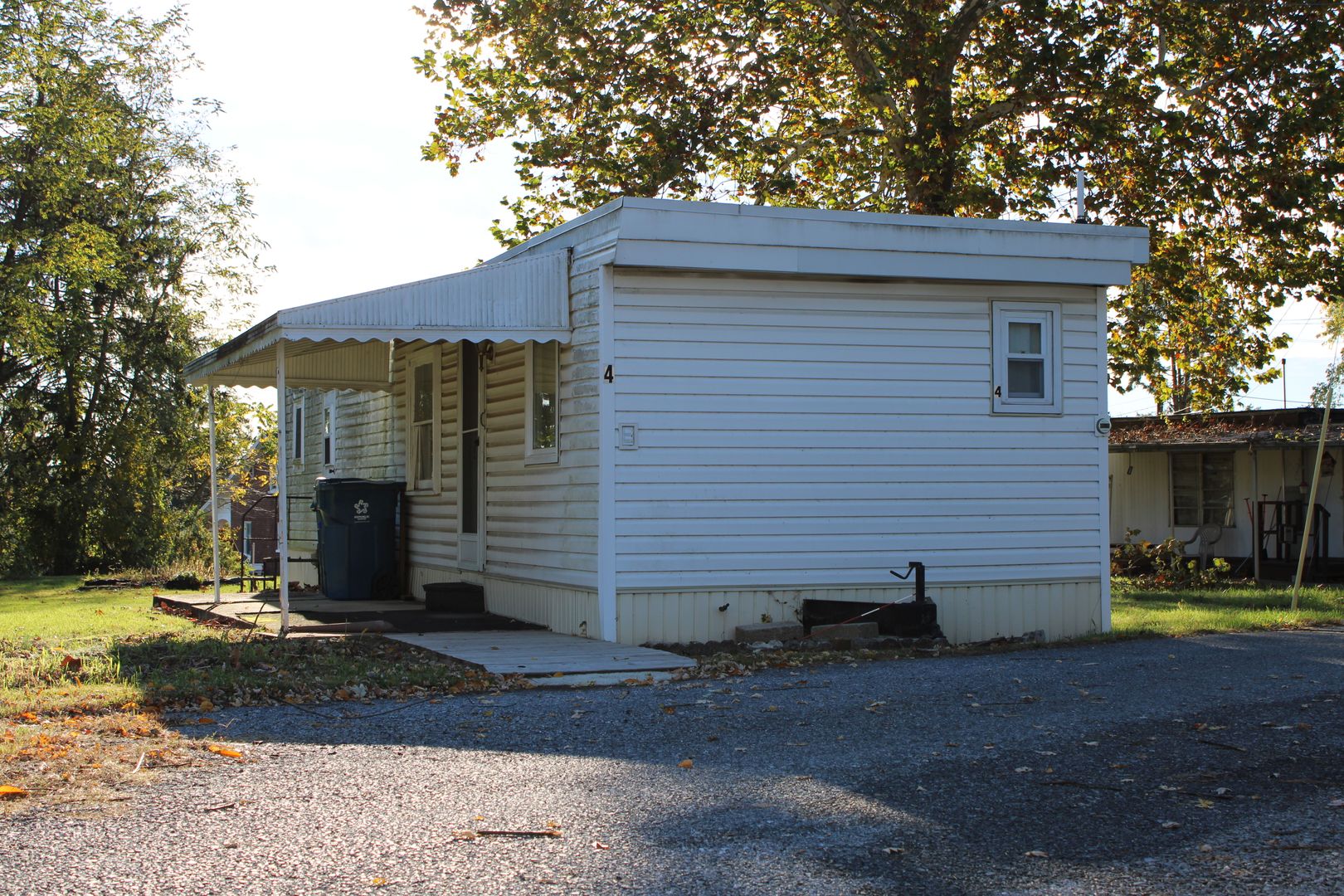 Dover House: 3230 Oakland Road