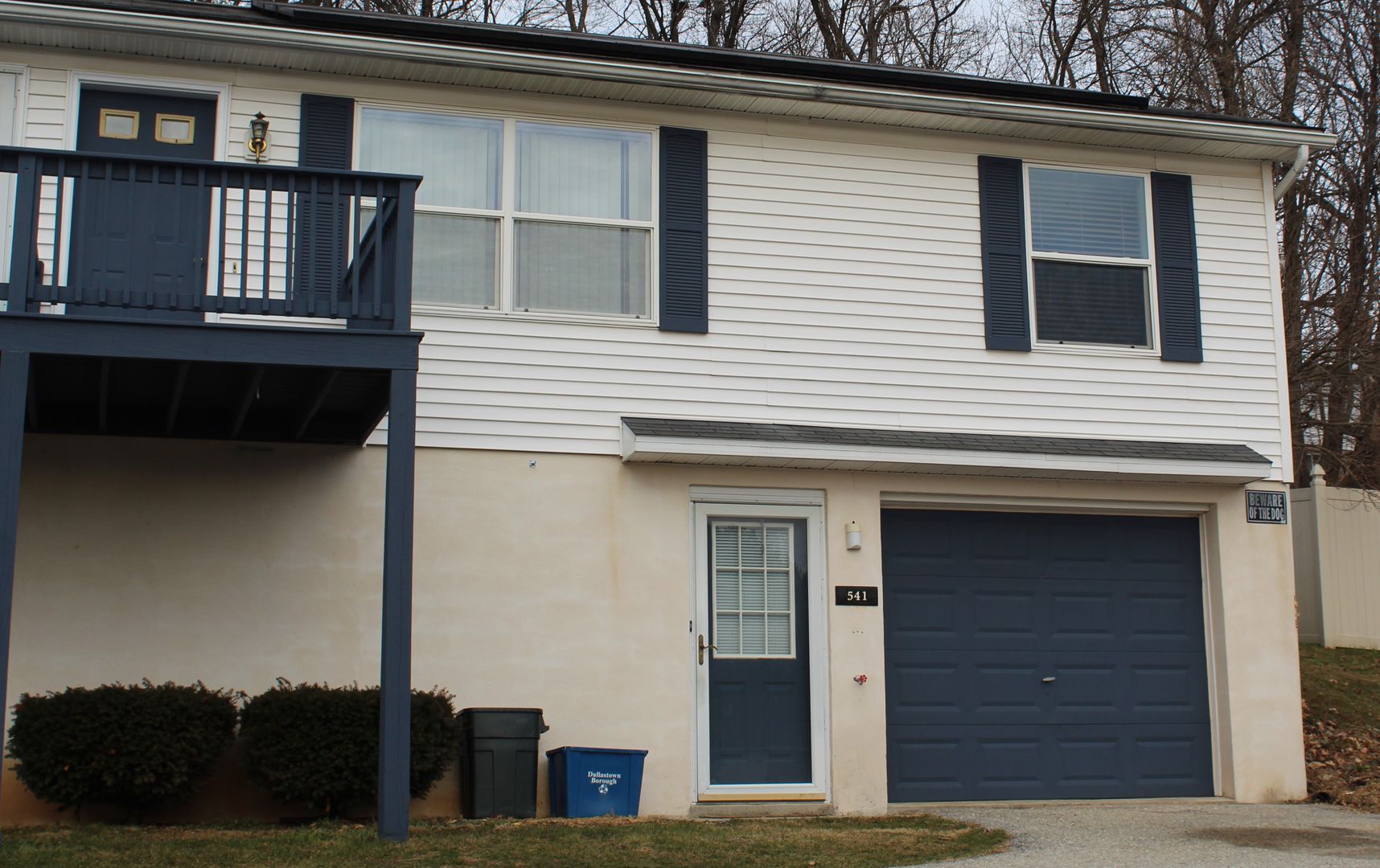 Dallastown House: 541 E Frederick St