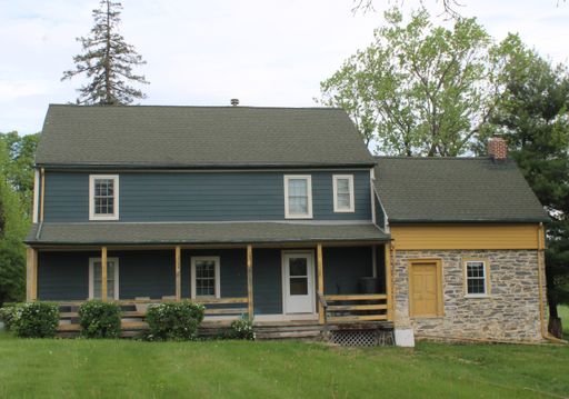 Single Family Farm Home – photo 1