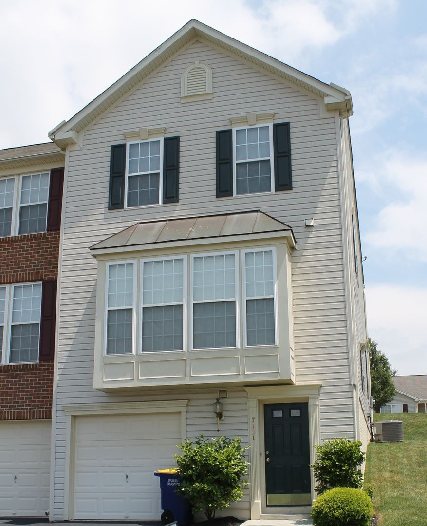 York House: 7131 S. Sentinel Lane