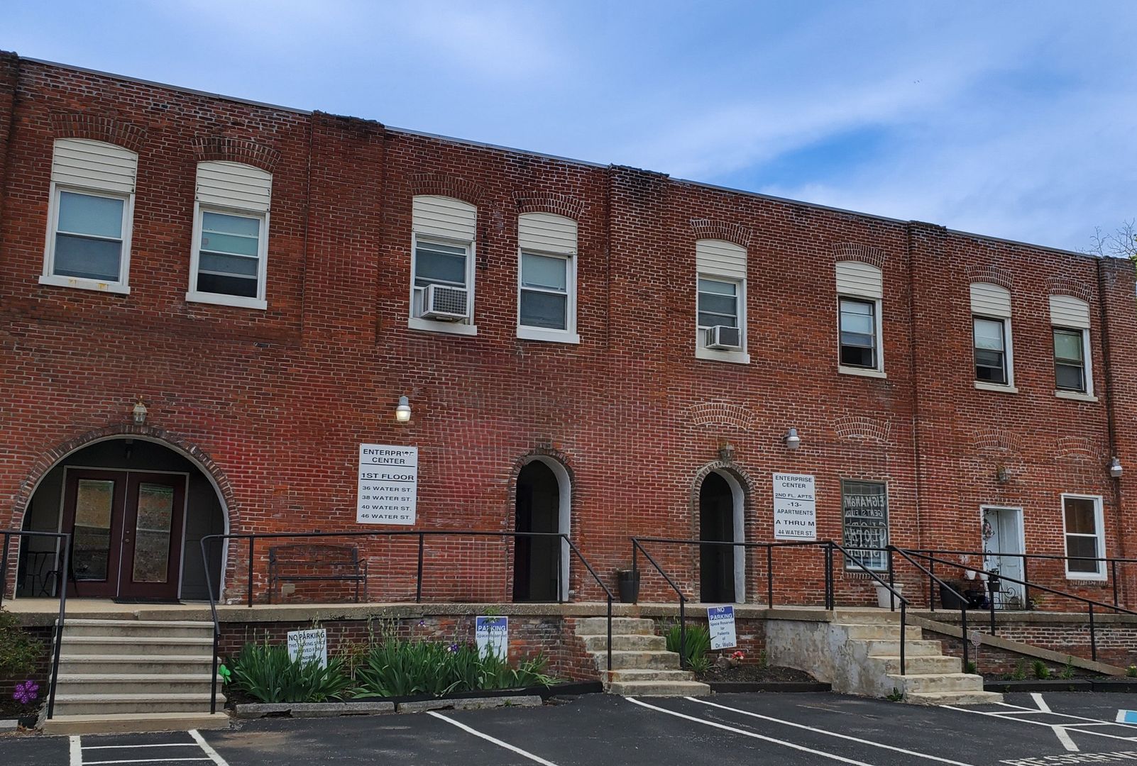 Glen Rock House: 44 Water Street