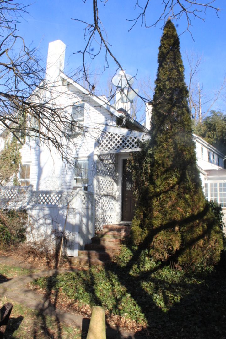 Felton House: 11525 High Point Rd-Cottage