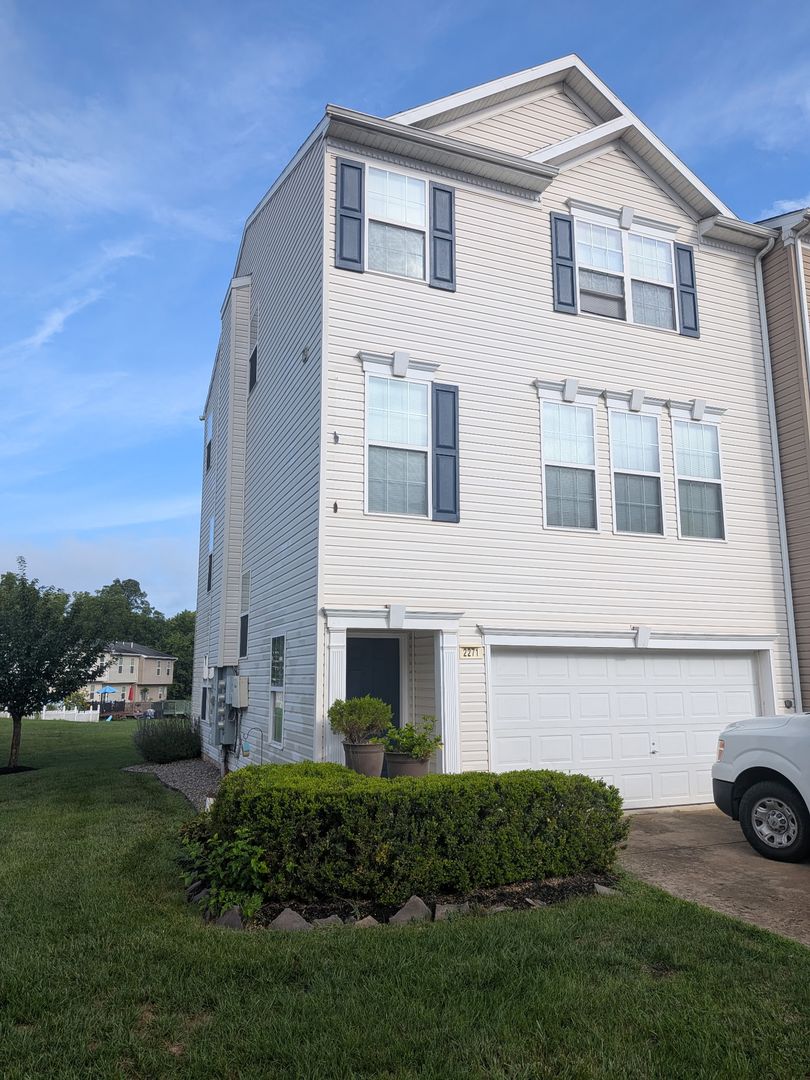 York House: 2271 Walnut Bottom Road