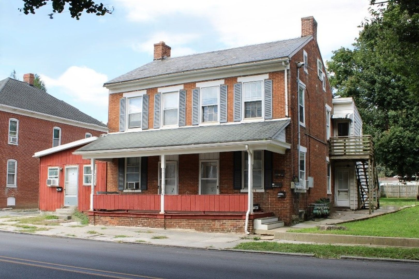 Hanover House: 648 Broadway Apt E