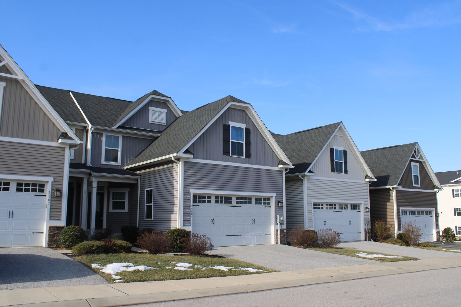 York Condo: 1105 Greenleigh Dr.