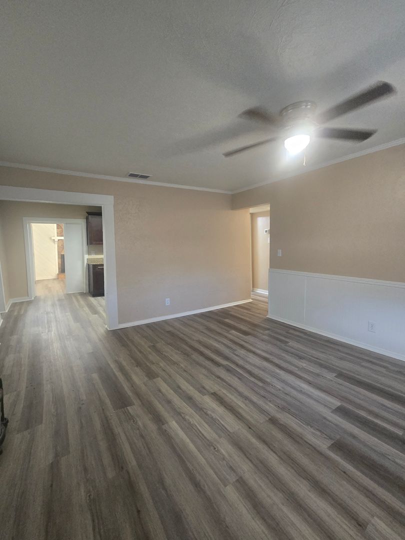Plant City House: 1001 Bracewell Drive