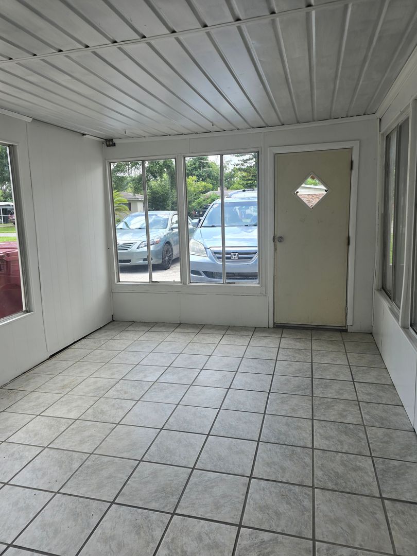 Plant City House: 1905 E. Linda Street