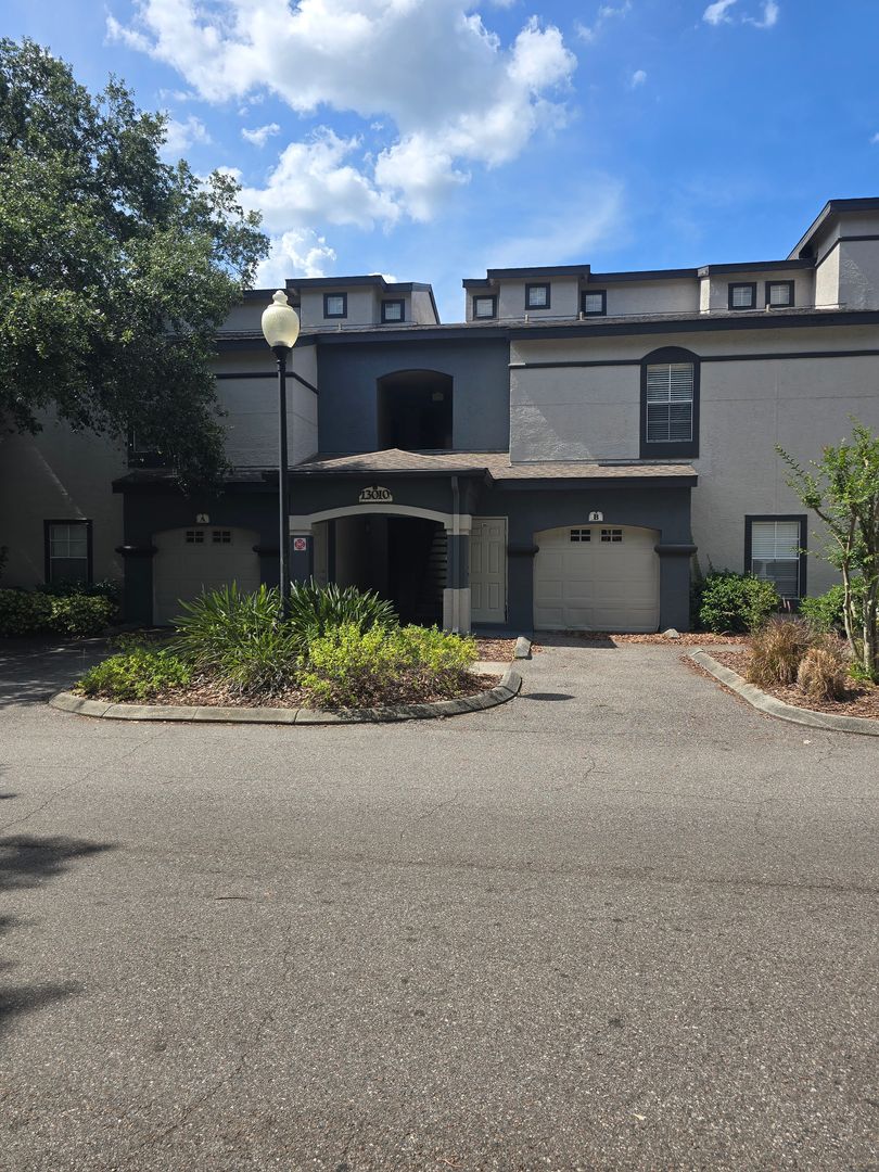 Temple Terrace House: 13010 Arbor Isle Drive