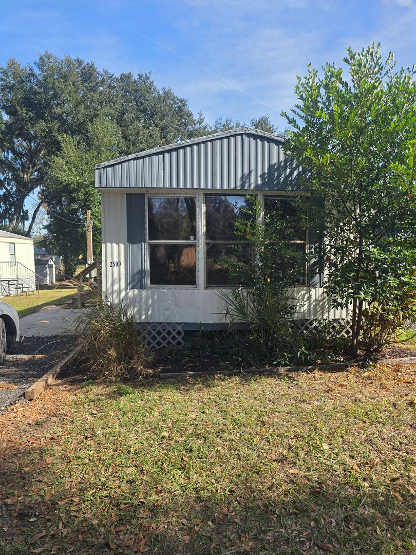 seffner Apartment: 2509 Mallard Creek Drive