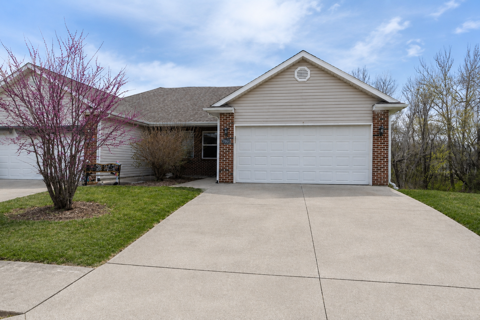 Columbia House: 7420 Arratt Ct