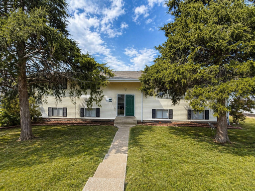 2 bedroom, 1 bath – photo 1