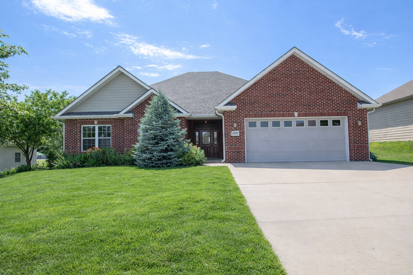 Columbia House: 5305 Chamois Dr