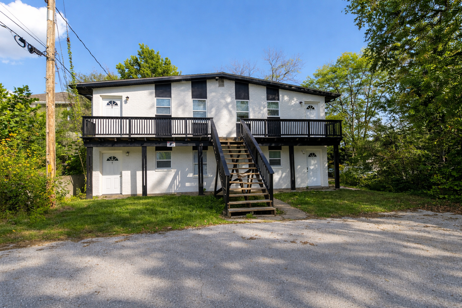 Columbia House: 213 N. Ann St. #7